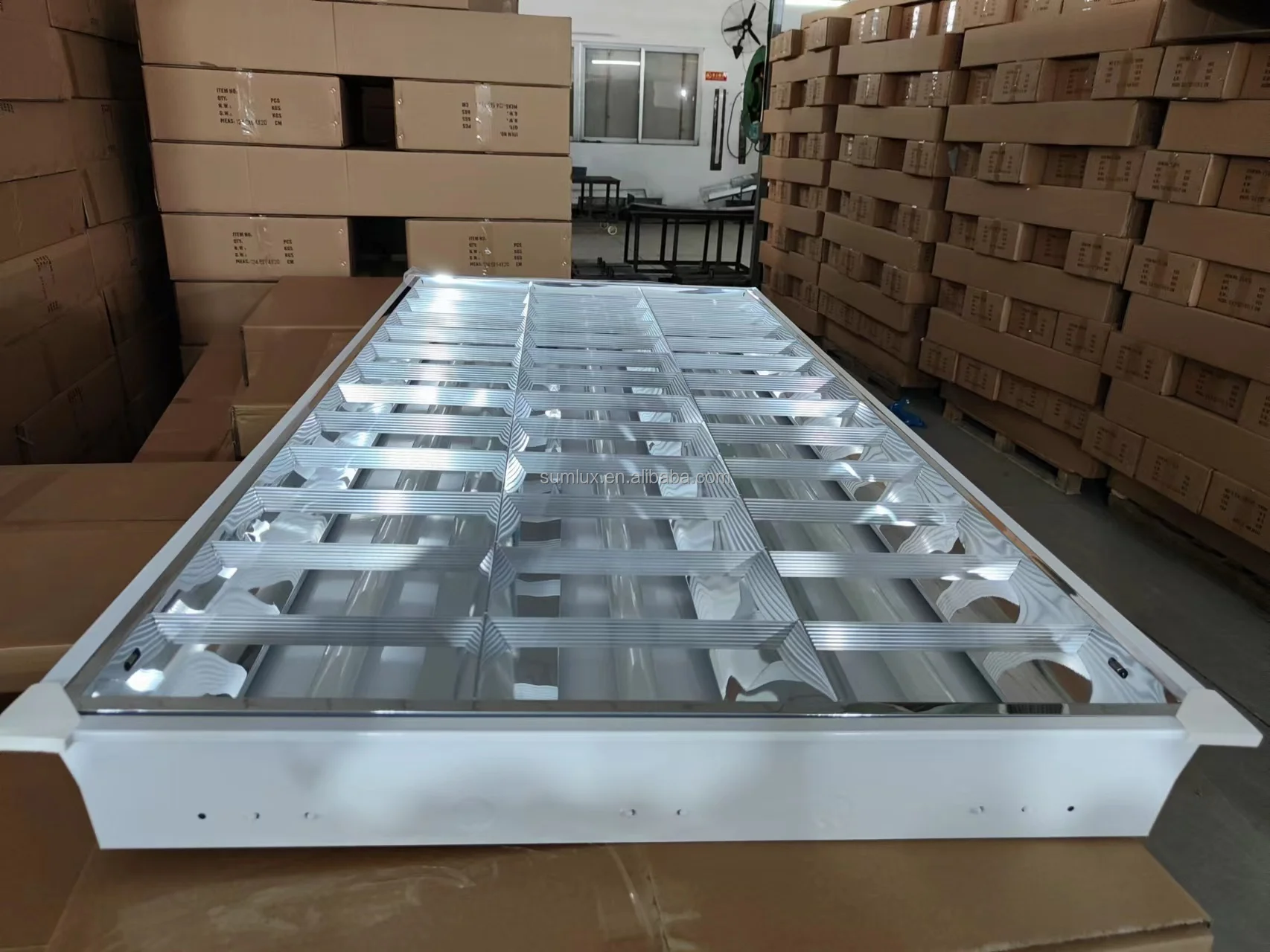 t8荧光配件2x9w镜面反射器铝管灯壳60x60发光二极管格栅