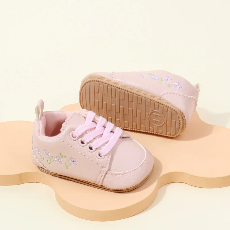 High Quality Soft Leather Baby Girl Toddler Casual Shoes Newly Arrived with Embroidered Flower Design and Non-Slip Rubber Bottom manufacture