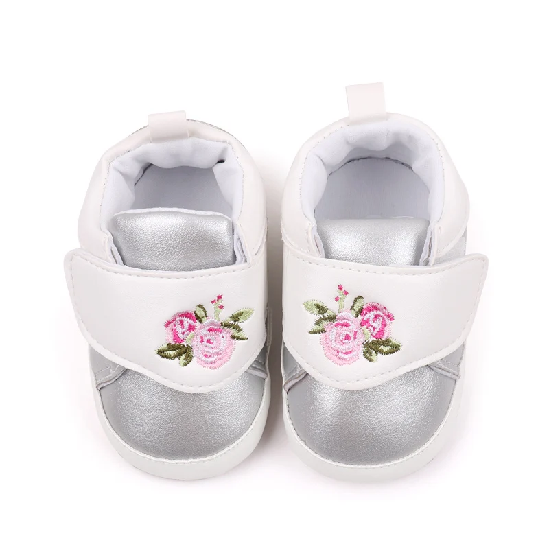 Spring and Autumn Anti-Slippery Court Sneakers for Baby Girls Hook&Loop Embroidered Flower Design Soft Bottom Shoes supplier