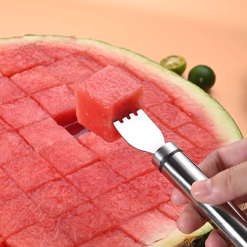 Creative Kitchen Small Gadgets 2 in 1 Fruit Melon Fork Stainless Steel Watermelon Cutter Fruit Watermelon Slicer Cutting Tool