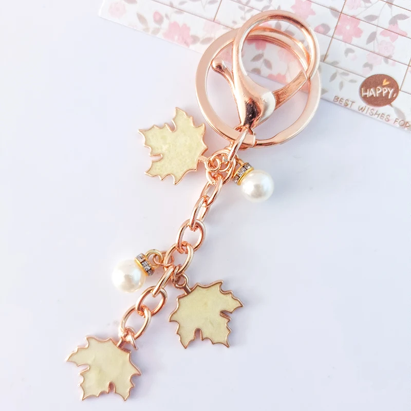 In Stock New Design Gold Plated Maple Leaf Shape Pearl Pendant Enamel Plant Metal Keychains