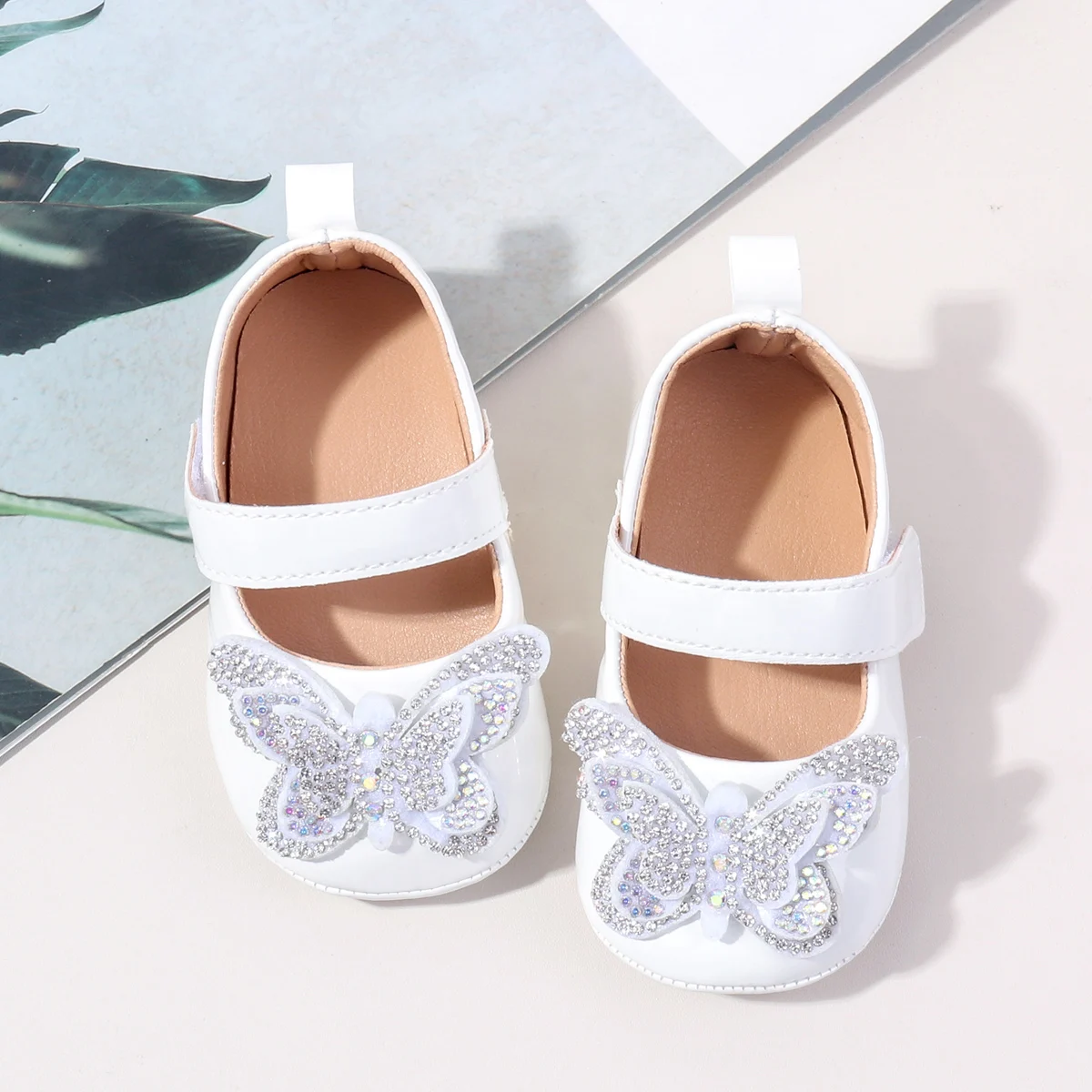 Wholesale New Arrival Beautiful Bling Bow Design PU Leather Baby Infant Newborn Girl Princess Shoes 2025 details