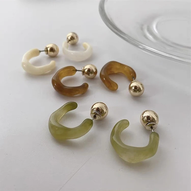 NEW French Retro Geometric C-shaped Resin Hoop Earrings For Women Simple Jewelry 