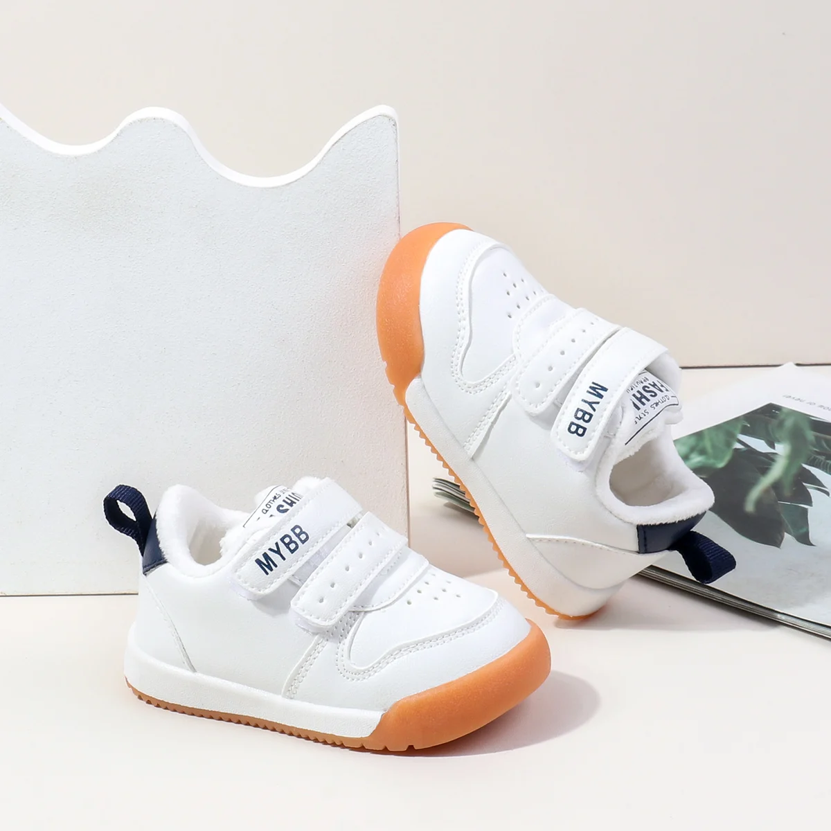 2025 New Design Toddler White Boys and Girls Soft-soles TPR Anti-slip Warm White Baby Shoes for 0-2 Years Old manufacture