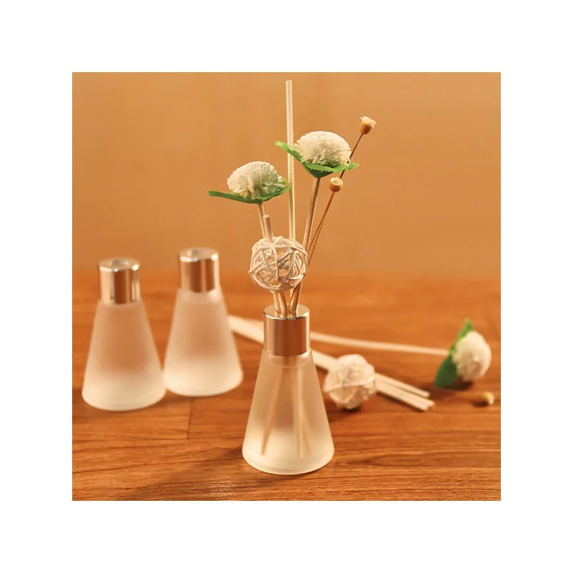 2023 Hot sell Household items Golden Gift Set Glass Bottle Aroma Reed Diffuser Home air clean Home fragrance Perfume Diffuser