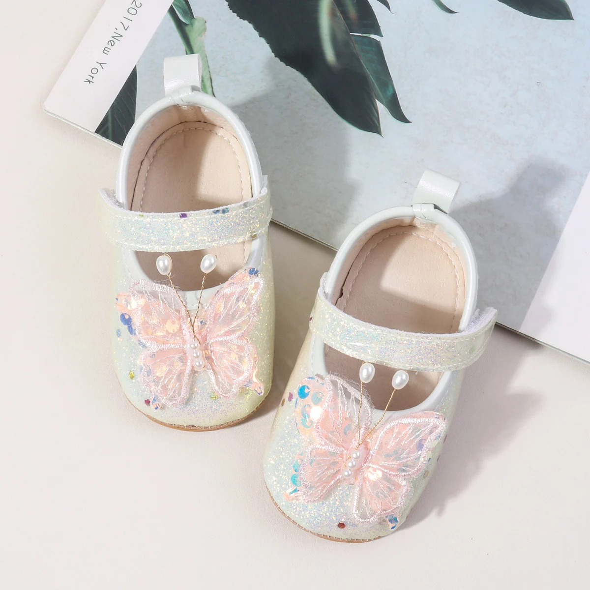 Wholesale Beautiful butterfly Design Bling Glitter PU Leather Toddler Baby Newborn Girls Shoes factory