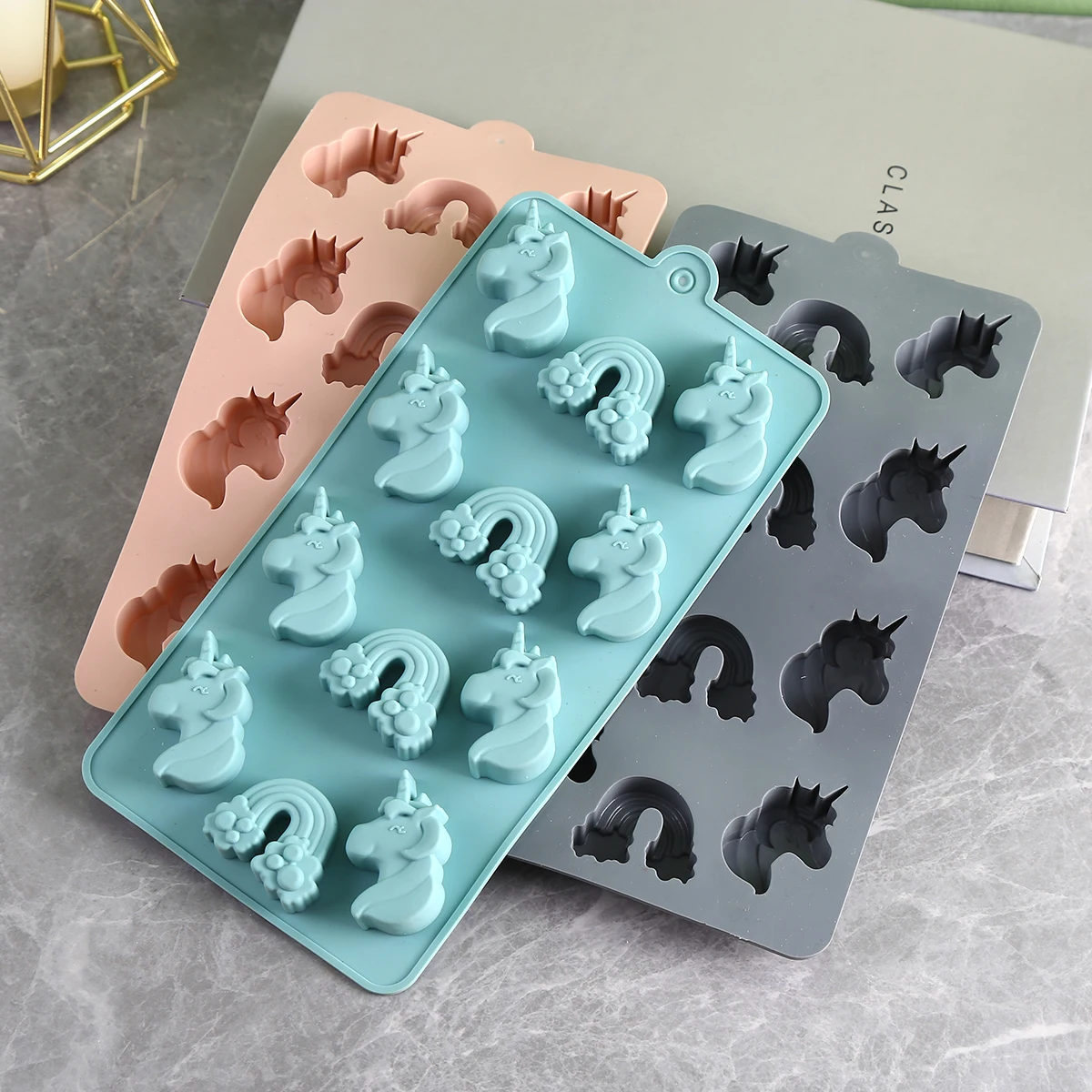 OEM Free Sample 12 Hole Unicorn Shape Silicone Candy Mold Silicone Ice Cube Tray Rainbow Chocolate Mould Moldes Para Hornear