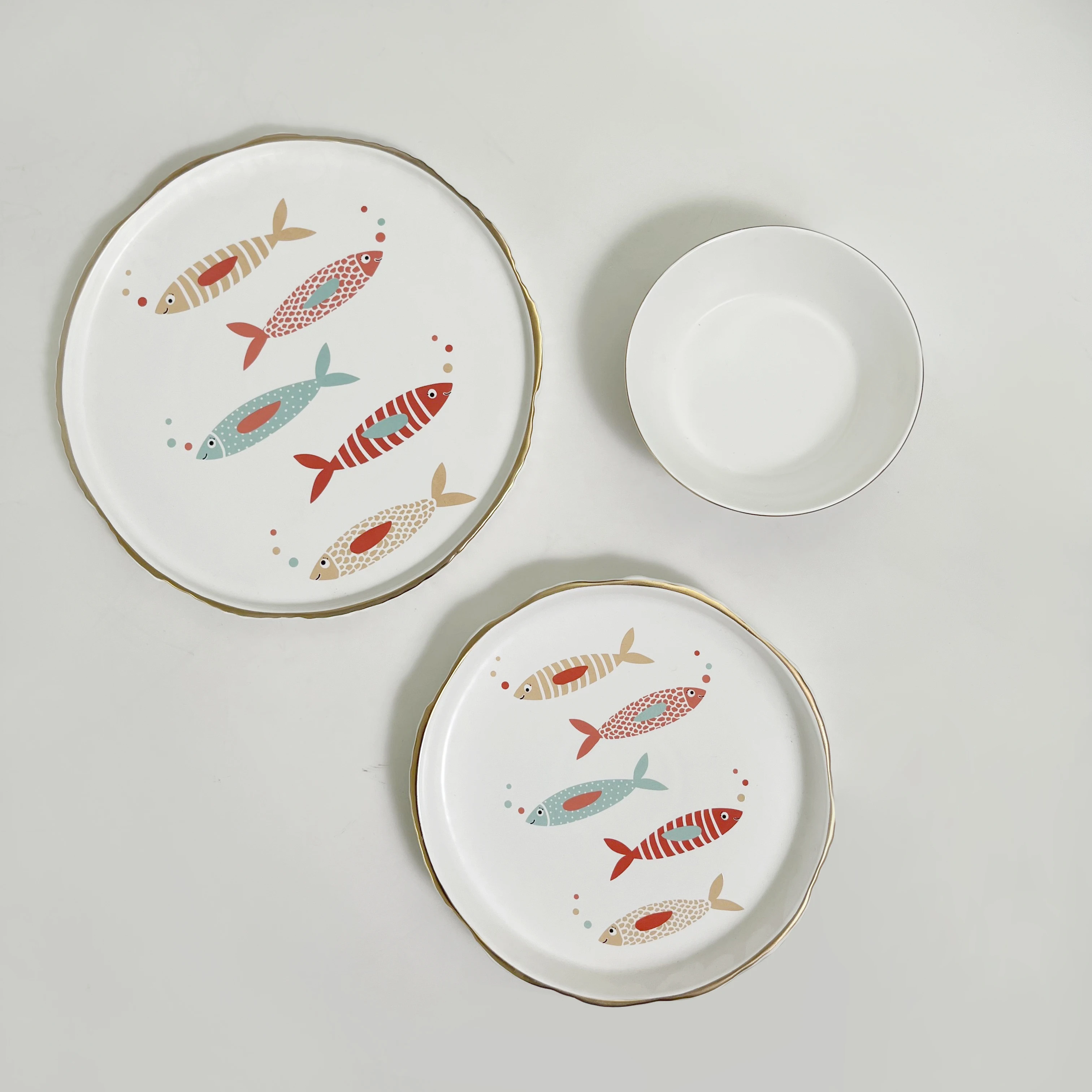 18 PCS Customized Animal Pattern Porcelain Dinnerware Set Ceramic Plates and Bowls for Salad and Soup Serving manufacture