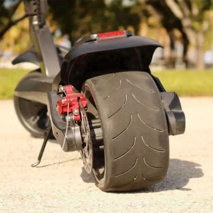 wide wheel motorcycle