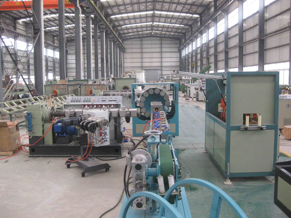 Hypet Plastic PVC Garden Flexible Fiber Renforced Pipe Making Machine / PVC Garden Tapis de production 6