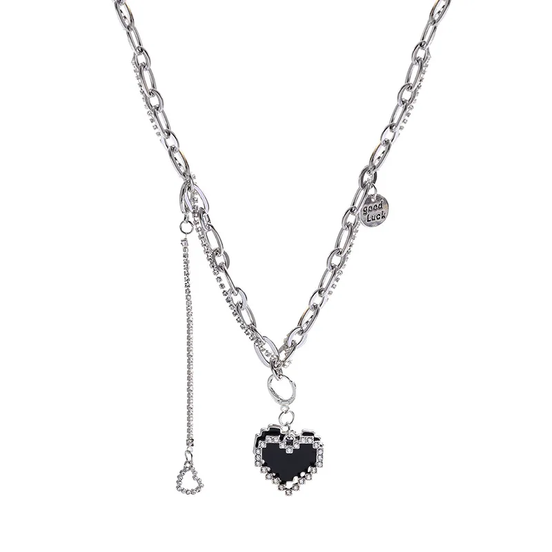 hip hop black Zircon Heart-shaped necklace Fashion temperament Titanium steel necklace exquisite wild clavicle chain