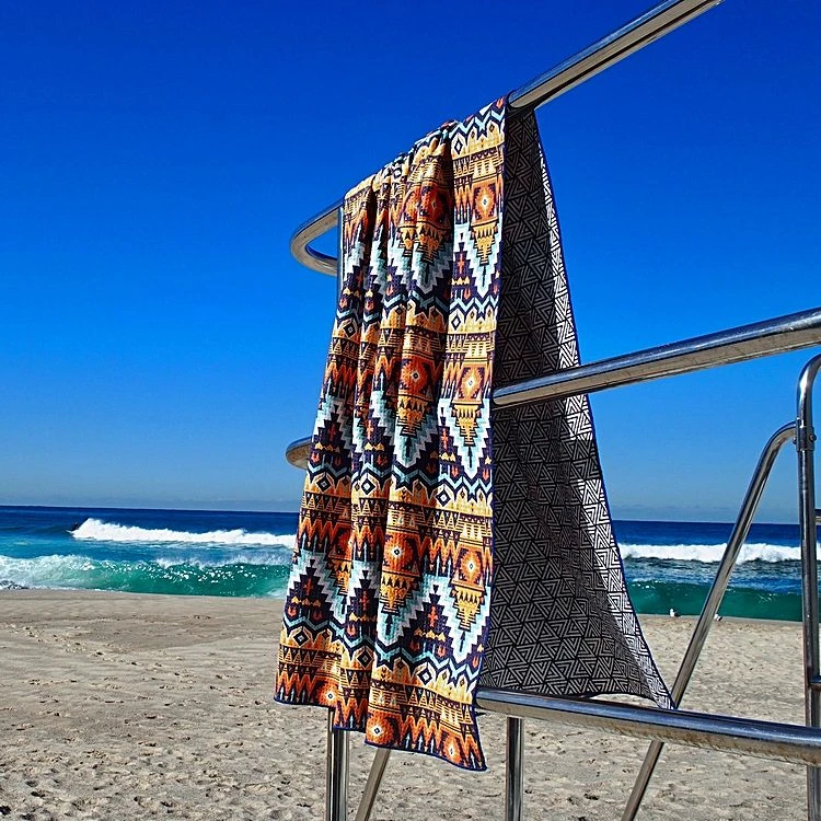 Quick drying and ultra water-absorbent microfiber waffle weave beach towel sand proof