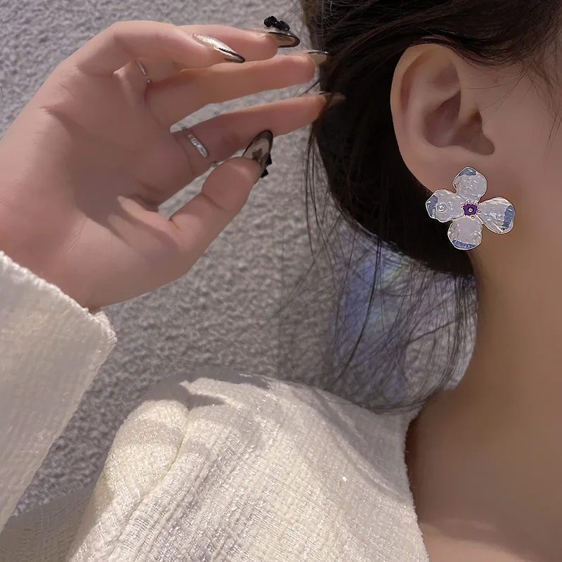 simple Small and fresh pearl flowers earrings light luxury wild personality earring internet celebrity Fashion ear studs
