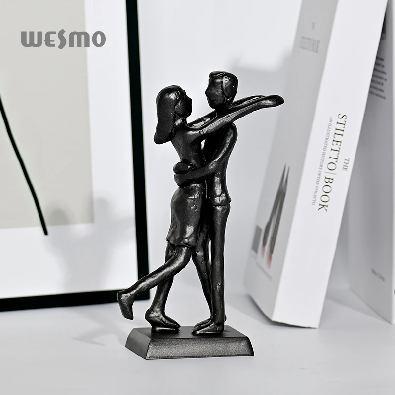 Lovers Hug Anniversary Gift Resin Tabletop Figure Sculpture Decoration Decorative Objects Accent