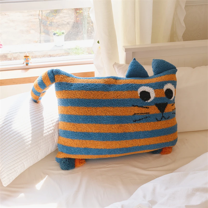 product new arrival super 100 polyester yarn funny cat toy pattern knitted pillowcase for bedroom mj-56