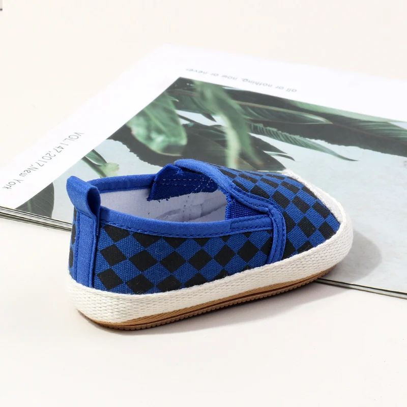 High Quality Baby & Toddler Canvas Shoes with Plaid Pattern Soft Rubber Sole & Slip-On Closure Light Weight Anti-Slippery Design details
