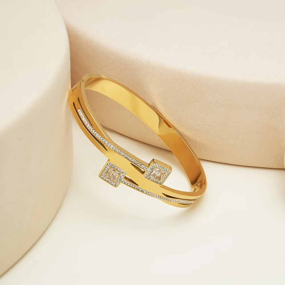 High Quality 18K Gold Plated Stainless Steel Jewelry Diamond Zircon Trendy Punk Ladies Accessories Bracelets B222312