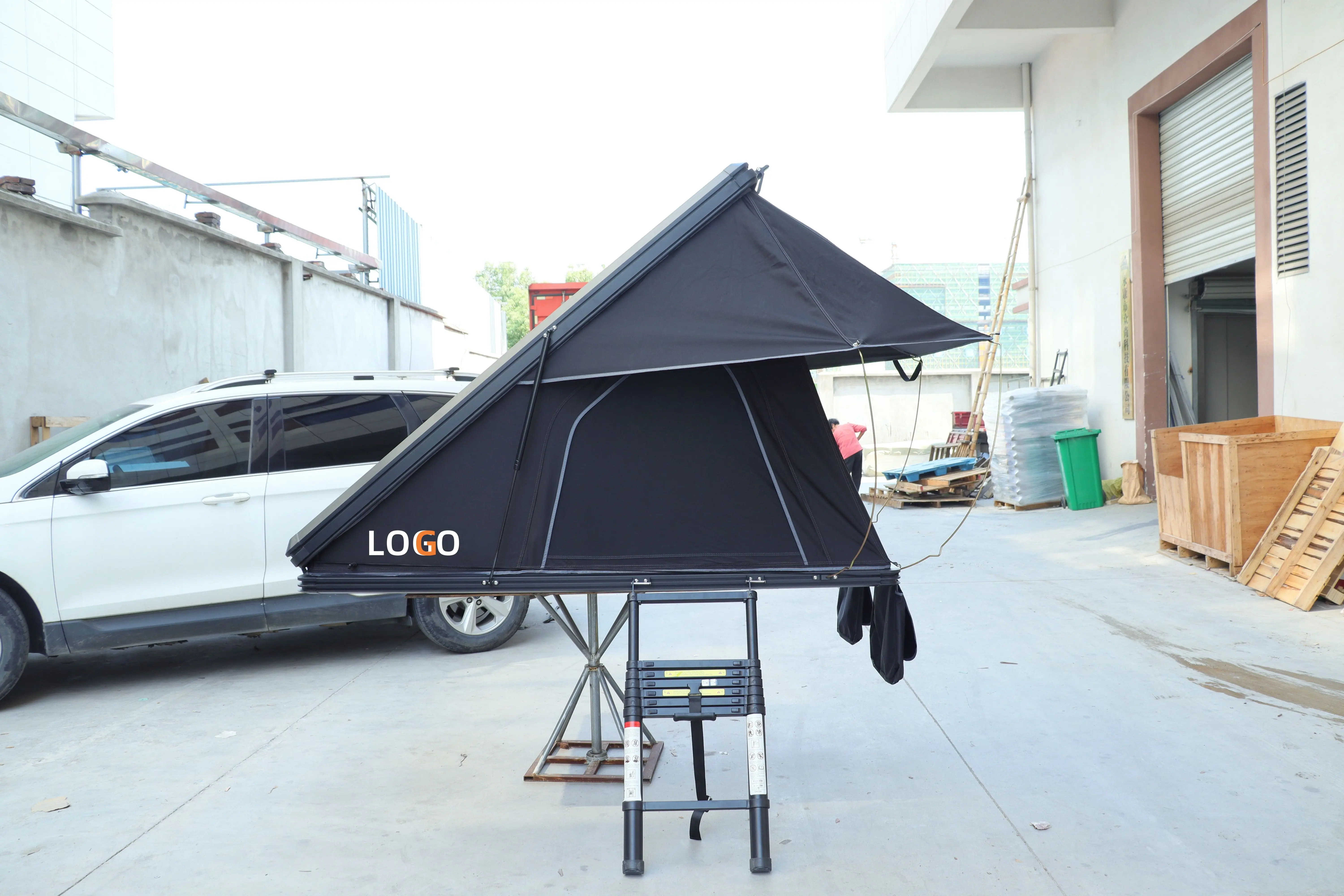 2.1M 320g Polyester Cotton 210*132cm Aluminum Hard Shell Roof Top Tent for Offroad Camping