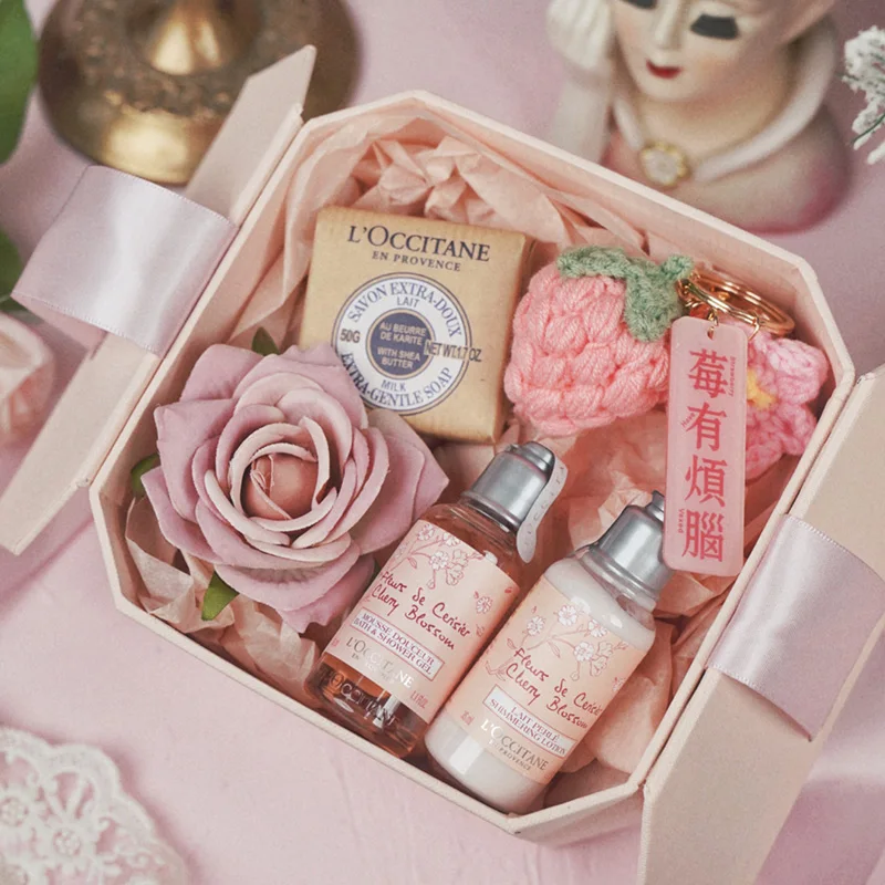 Promotional Female Skin Care Product Birthday Gift set box Custom Romantic Cosmetics Gift Set for Mother or Girlfriend