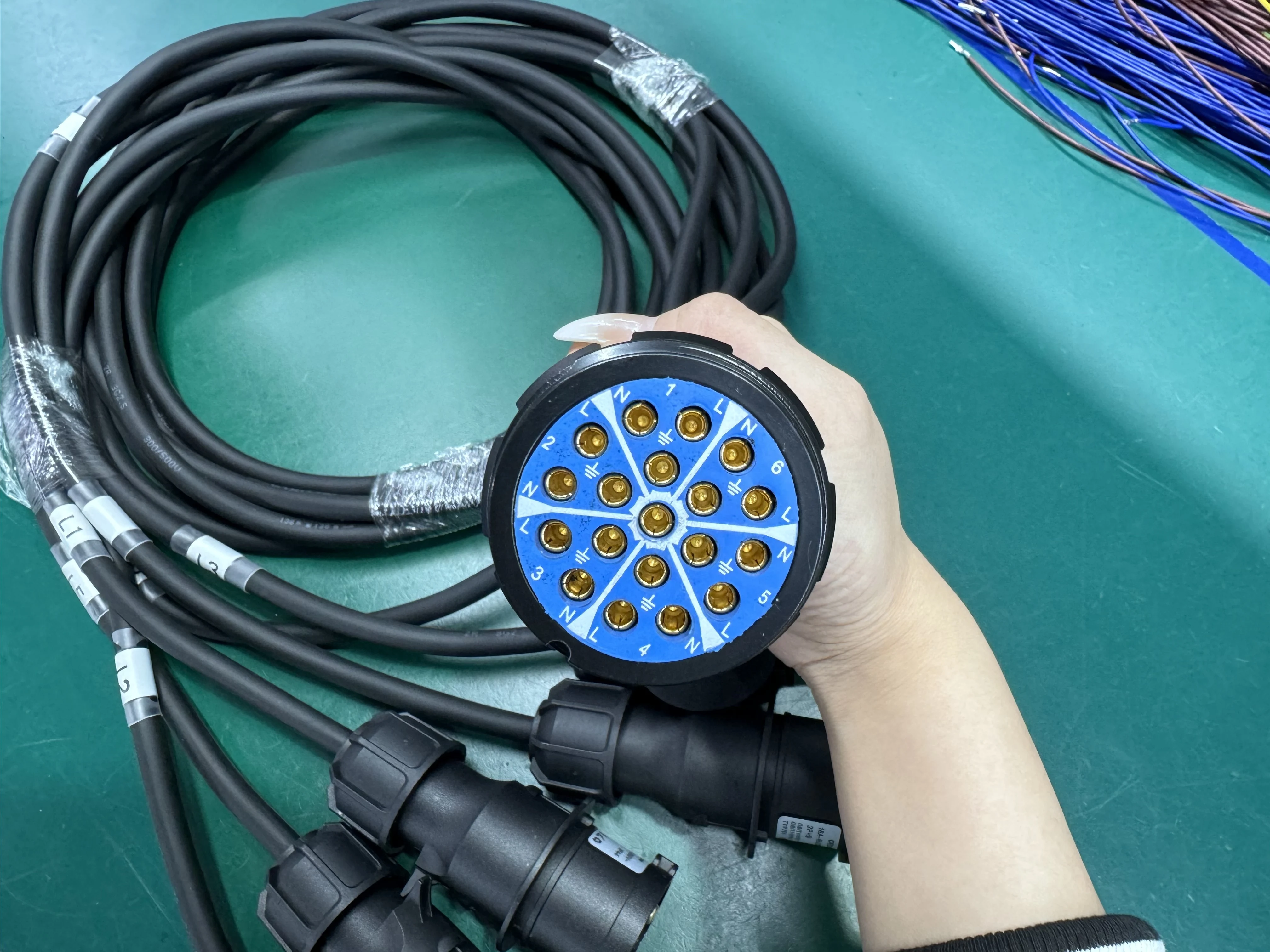 19-Core Male Female Aviation Plug Gold-Plated Copper Needle Stage Light Signal Waterproof Plug with Distribution Box