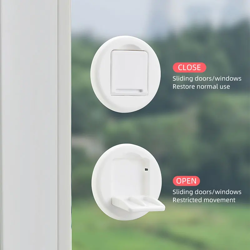 Creative Door and window baffles facilitate opening of toilet hooks
