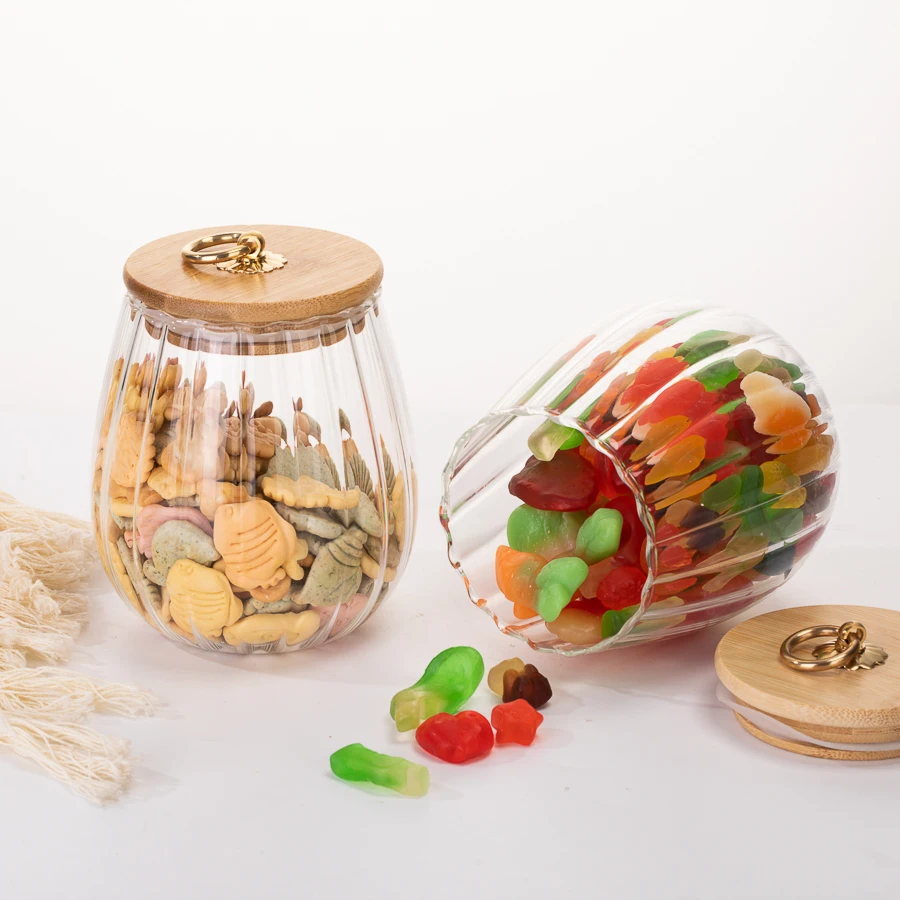 High Quality Kitchen Snack Candy Beans Container 800ml Embossed Logo Round Food Spice Salt Storage Glass Jar with Bamboo Lid