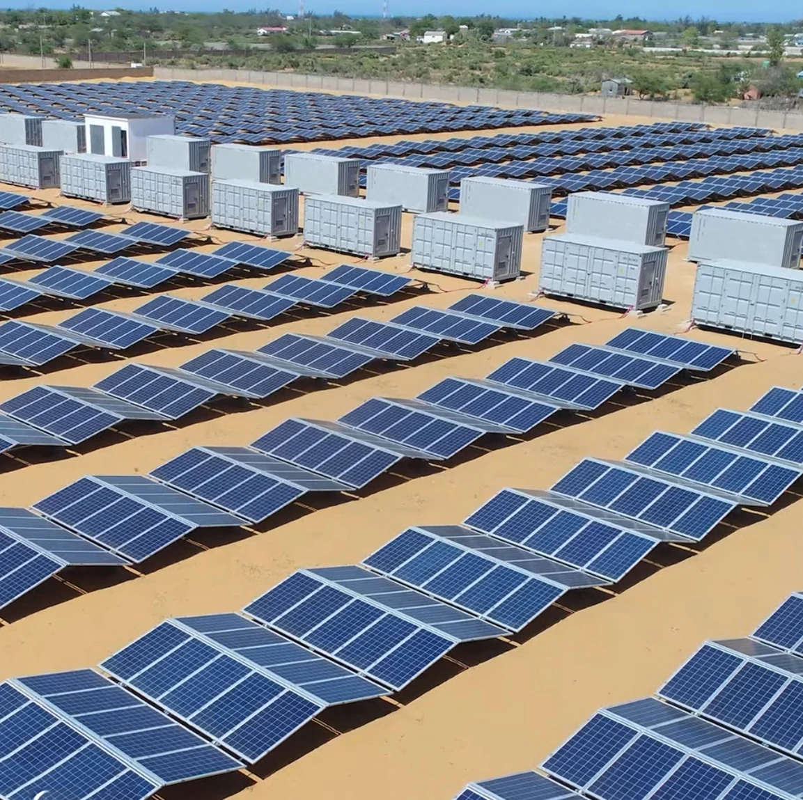 QIANEN 140KW Solar Power Cabin System with 215kWh Lithium Ion Energy Storage Hybrid Inverter Mobile Commercial Use Device details