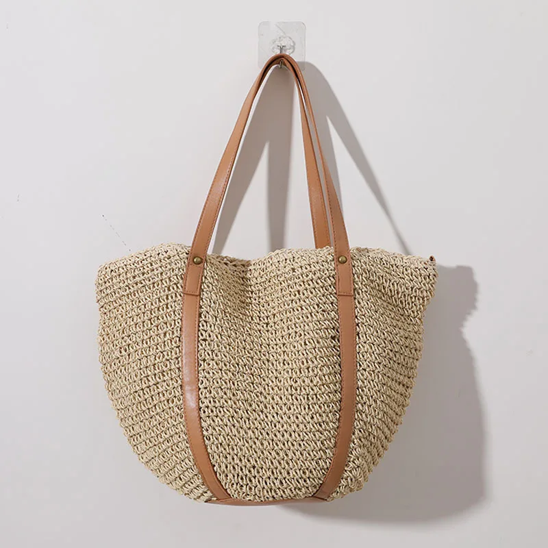 Women Beach Bag Hand-Woven Portable Large Capacity Bag Straw Woven Bag with Leather Strap Retro Beach Tote for Girls