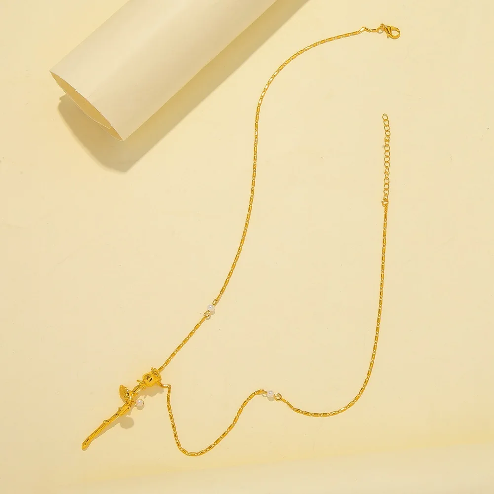 New minimalist necklace rose pearl pendant clavicle chain temperament design accessories for women