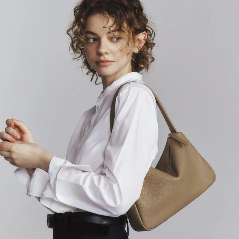 Designer Clutch Bag for Women Genuine Leather Underarm Bag Small Purse with Zipper Closure Cowhide Gril Tote Handbag