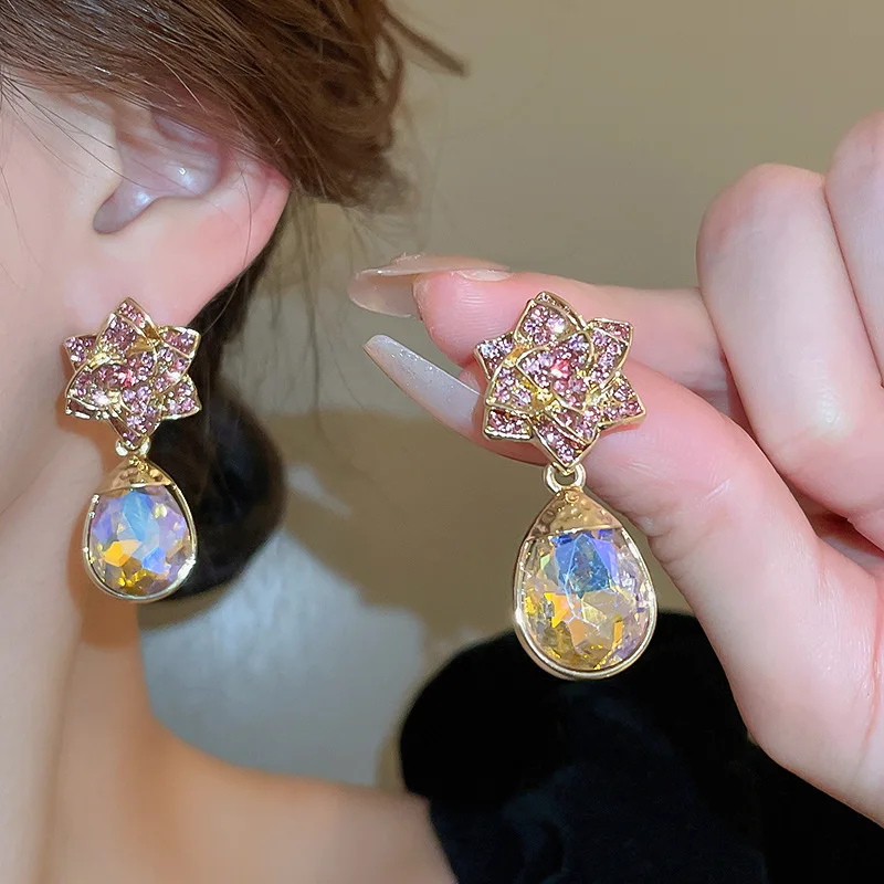 Silver Needle Inlaid Diamond Drop Flower Small Retro Style Temperament Light Luxury High Sense Wholesale Stud Earrings for Woman