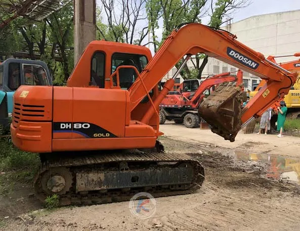 High Quality Second Hand Doosan Dh80 Golg Small Doosan 8 Ton Excavator With Blade And Hammer Line - Buy Doosan Excavator,Used Excavator,Doosan 80 Excavator Product on Alibaba.com