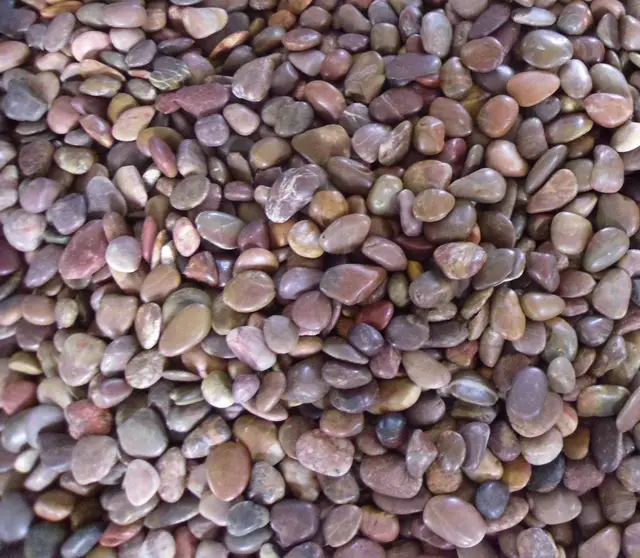 Authentic Natural White Cobblestone Pebbles Hot Sale Polished Red River Rocks for Villa Decoration Authentic Natural Stone