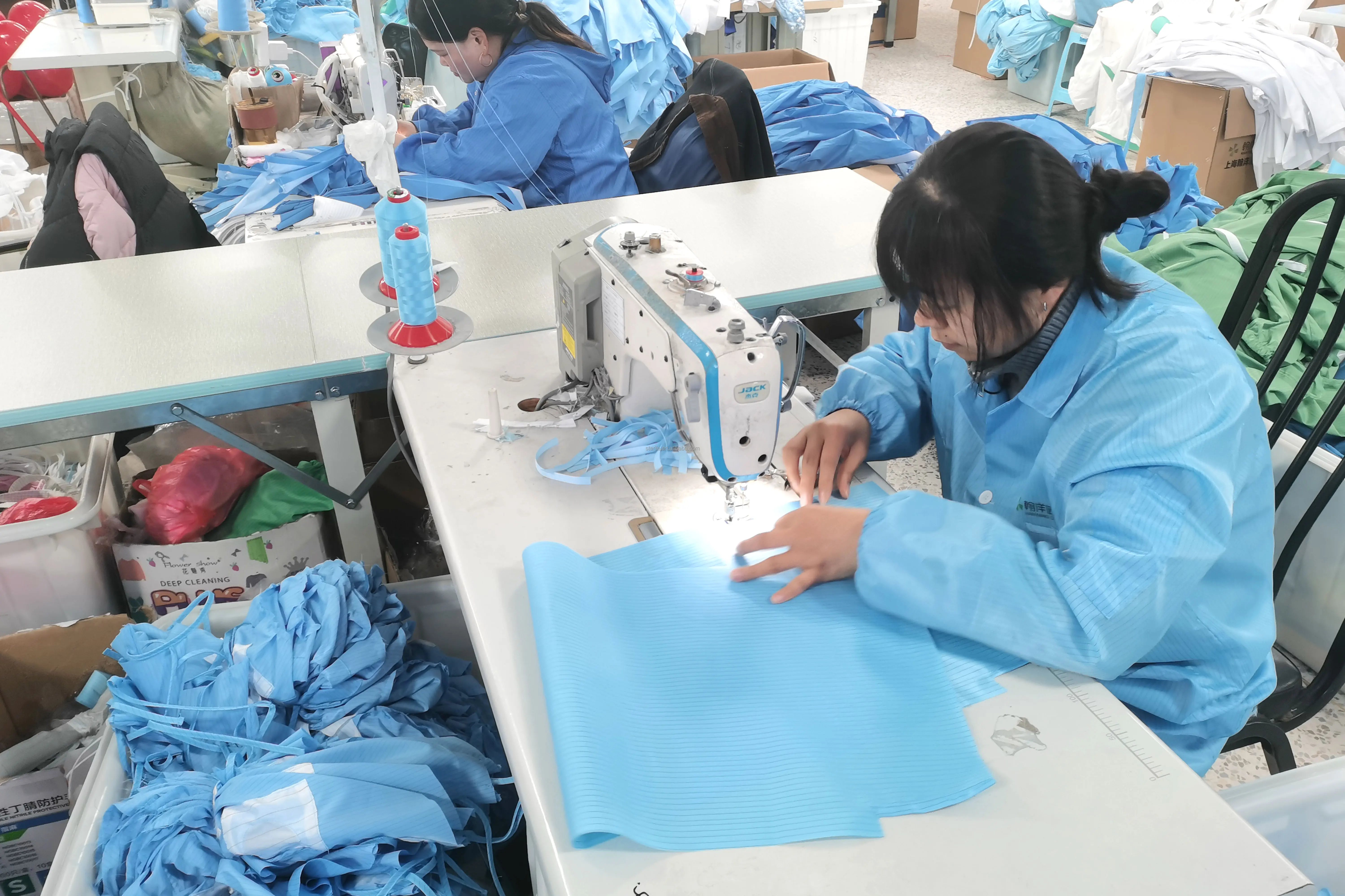 Anti-static Shawl Hood with Dustproof and Breathable Design for Food Processing and Cleanroom Use