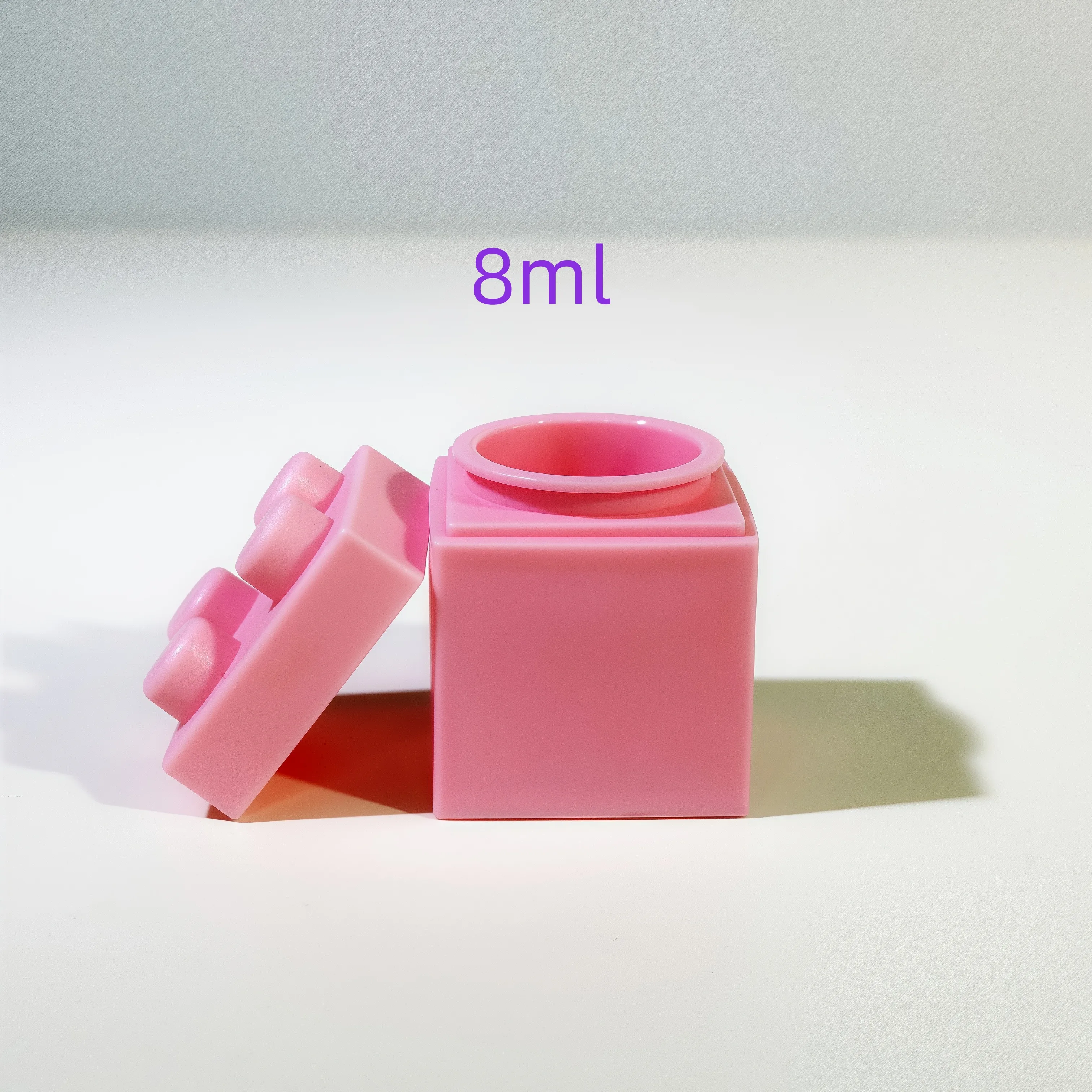 Disposable Plastic PP Cosmetic Cup with 8ml Capacity Food Grade Building Block Design for Facial Cream Lotion