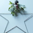 Stars Christmas Decoration Wall Hanging Decorative Wire LED Light Stars With Pine Needle And Cones