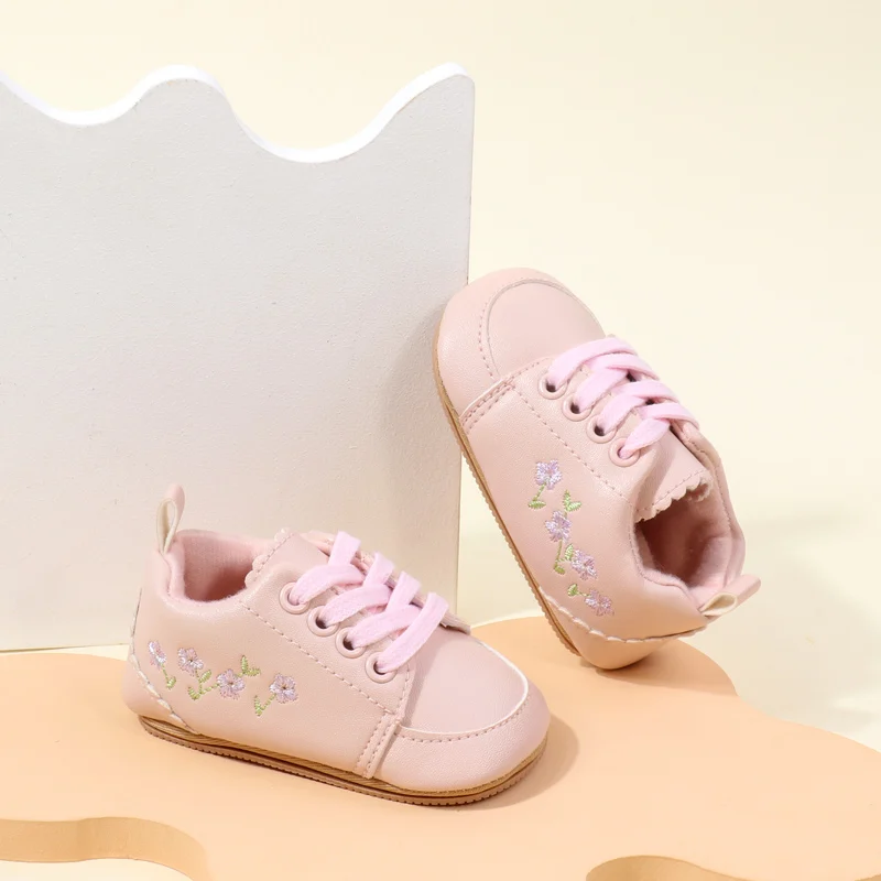 High Quality Soft Leather Baby Girl Toddler Casual Shoes Newly Arrived with Embroidered Flower Design and Non-Slip Rubber Bottom factory