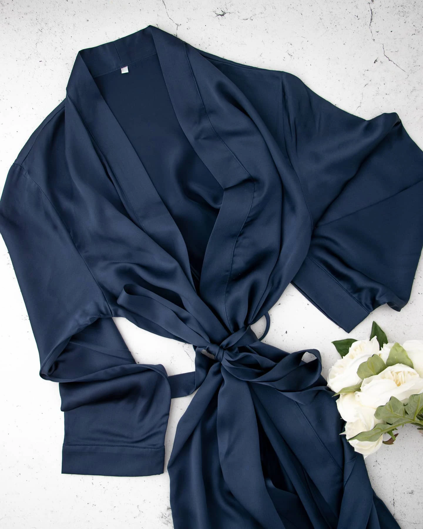 Custom silk pajamas 100% silk pajamas for morning and night are tailored for women