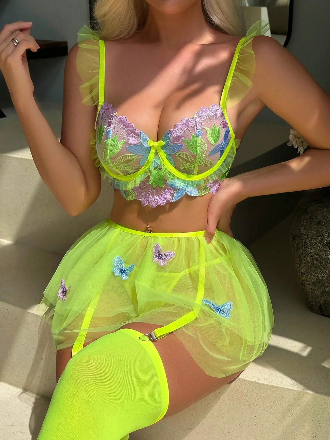 New Design Embroidery Sexy Bra For Women Sexy Lingerie Set Butterfly Sexy Apron Underwear