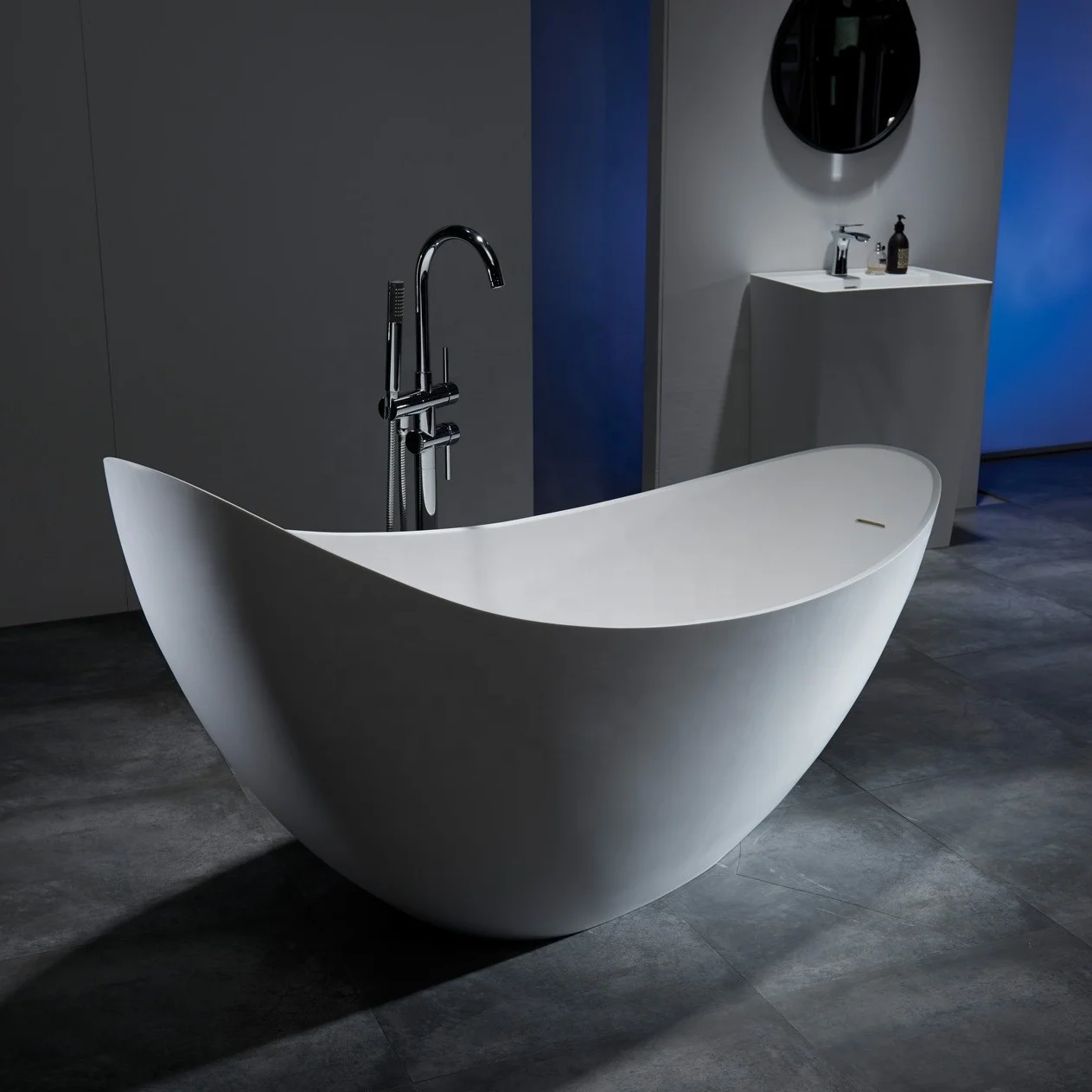 Luxury Popular Matte White Moon Desgin Freestanding Bathtubs Hot Sale