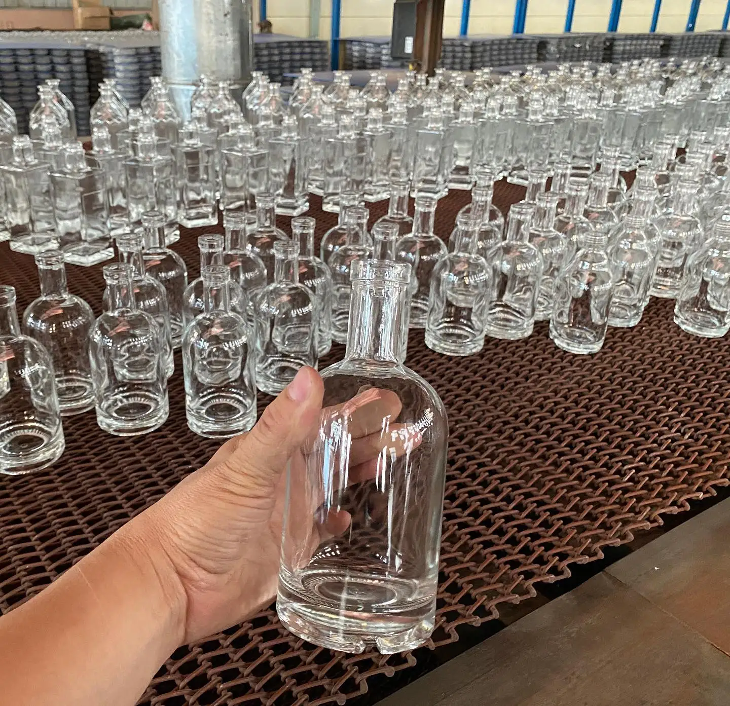 Empty 200ml 375ml 500ml 700ml 750ml Clear Vodka Liquor Glass Bottle