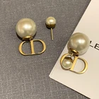 2021 New Lightweight Luxury High Quality Distressed Bronze Metal Letter Pearl Earrings
