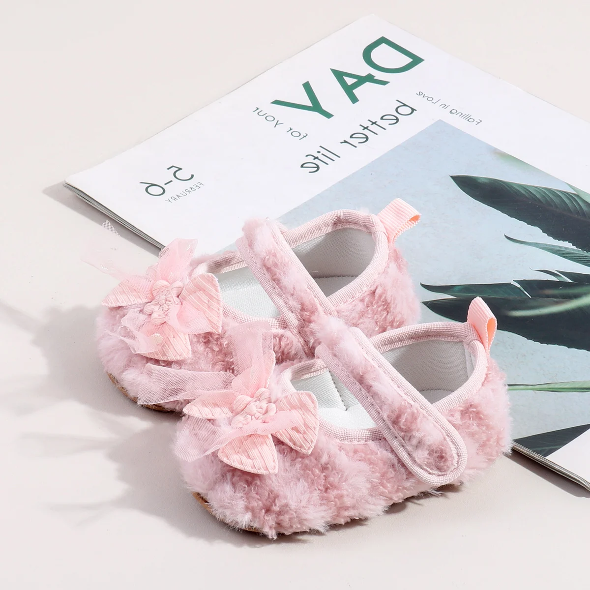 Wholesale Velvet Material Cute Newborn Baby Girls Shoes supplier