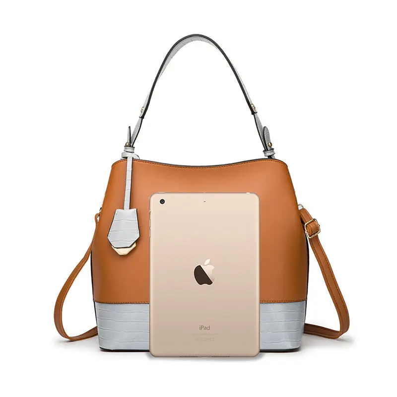 ladies bolsa company