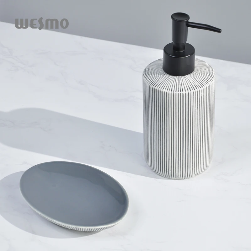 Hot Sale Elegant Sanitary Ware Bathroom Accessories Embossed Porcelain Bathroom Set Ceramic Bathroom Set