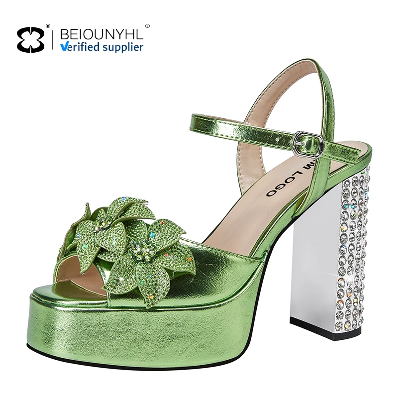 2024 Ankle Strap Diamonds Chunky High Heels Platform Wedding Party Sandals New Sexy Fashion Patent Leather Crystal Heel Sandals