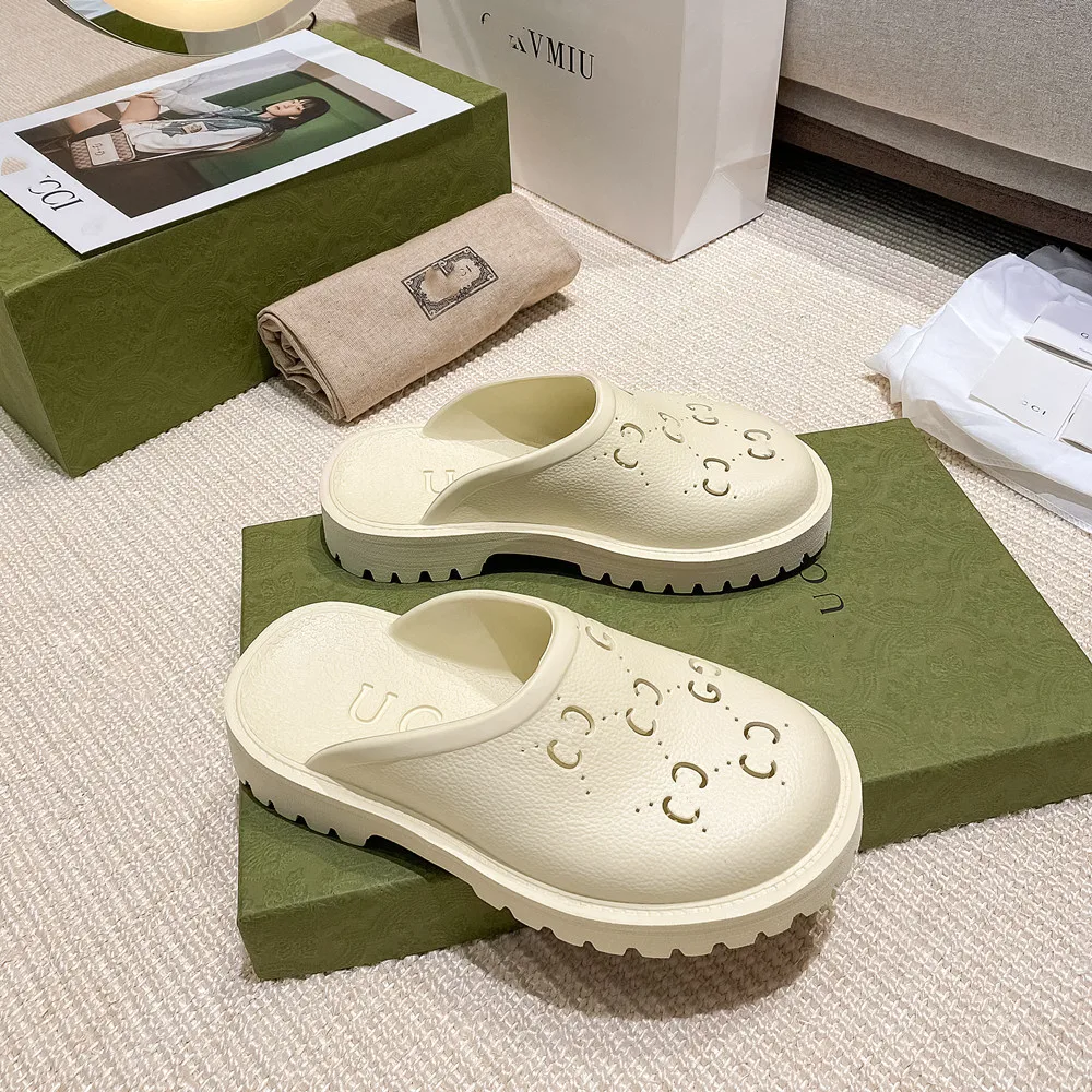 Factory Wholesale New Versatile Flat Bottomed Anti Slip High-End Perforated Shoes For Couples Home And Outdoor Travel Summer