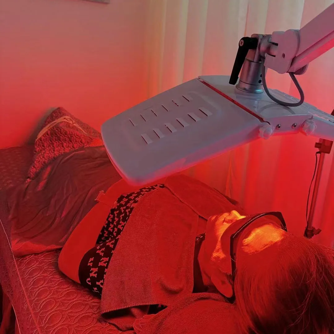 Professional LED Phototherapy Machine PDT Light Therapy Photon Device 11 Professional 7-color PDT LED light therapy machine with red, blue, yellow and combination modes. Adjustable stand for salons, spas, estheticians and aesthetic clinics. Professional LED Phototherapy Machine PDT Light Therapy Photon Device