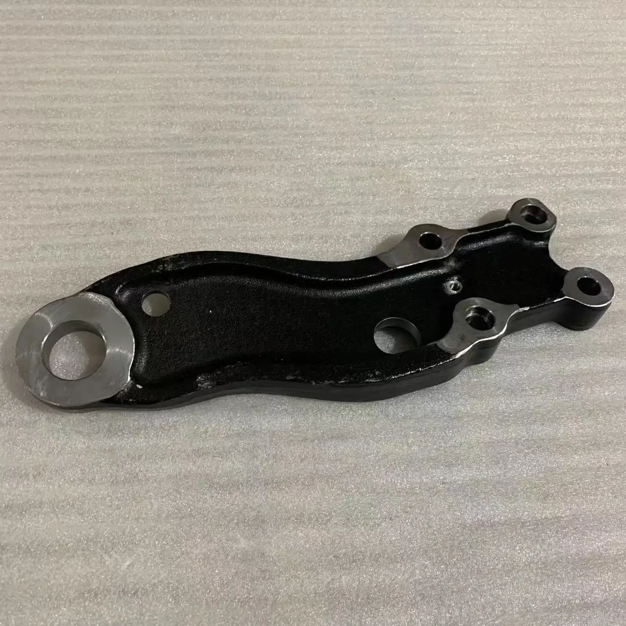 product linde forklift spare parts 12202120103 engine bracket for linde h25h30h35d1220 bracket forklift parts-16
