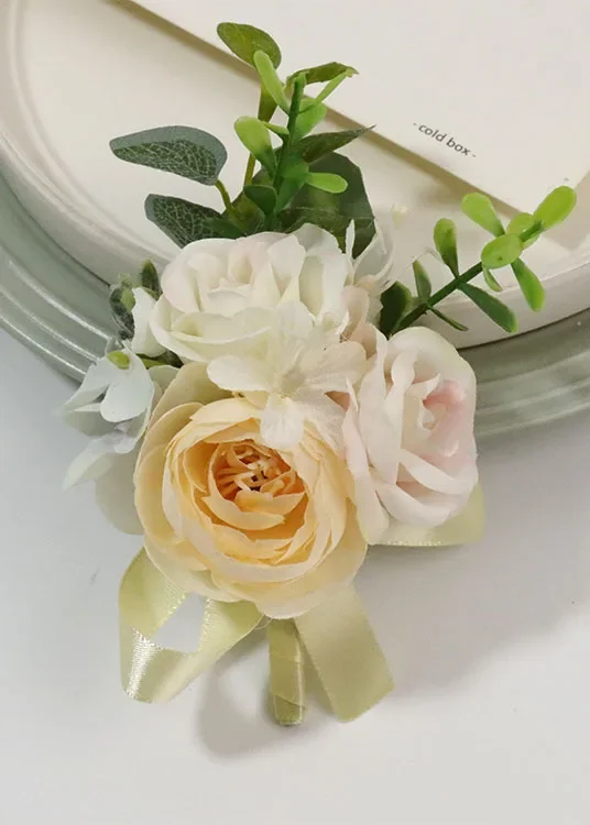 Wedding Etiquette Bride Bridesmaids Corsages Corsages Hand Flowers